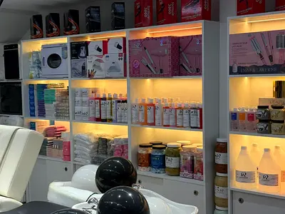 Shelfs 15 mtr with light for luxury shops