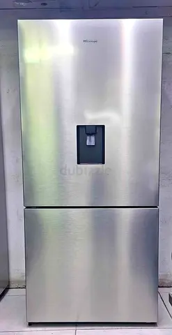 Hisense 820 litre up fridge with bottom freezer