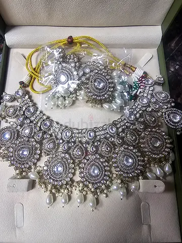 Beautiful Traditional Necklace with Matching Earrings