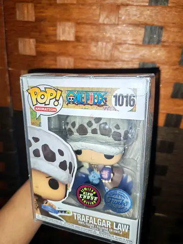 Funko Pop! Trafalgar Law glow chase (One Piece)