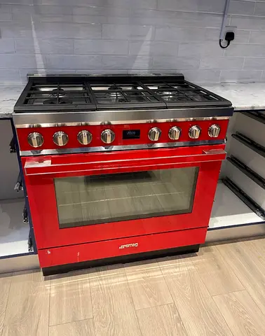 Smeg 6 burner top gas with electric oven cooking range