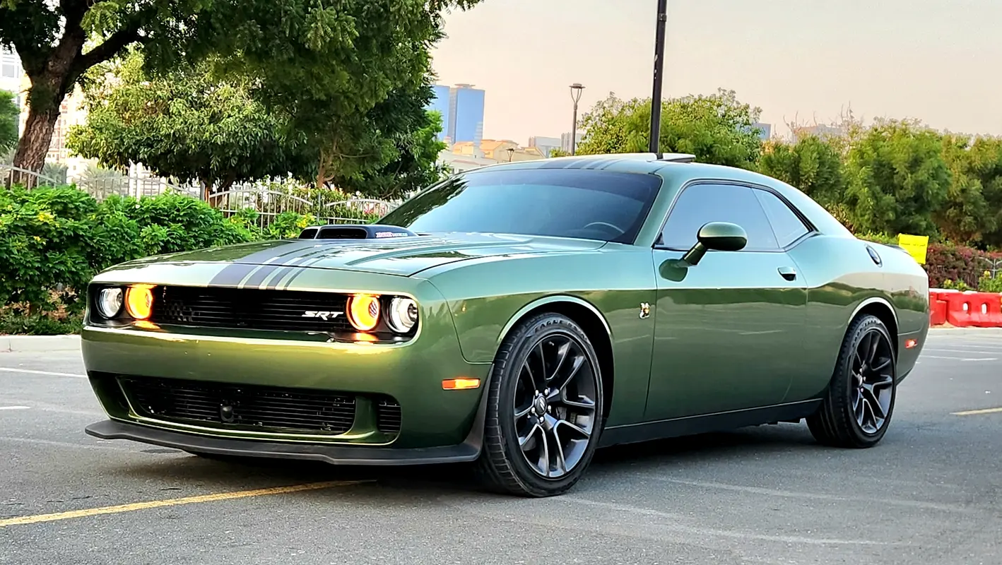 Dodge Challenger 2023 — photo 1 of 17