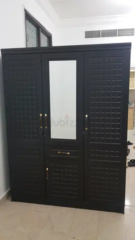 Stylish Black 3 door Wardrobe with Glass Door