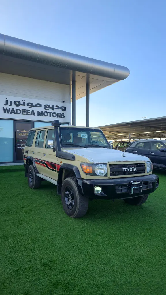 Toyota Land Cruiser 70 Series 2023 — photo 1 of 14