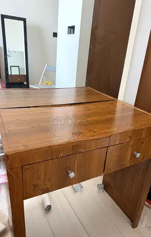 Dressing table