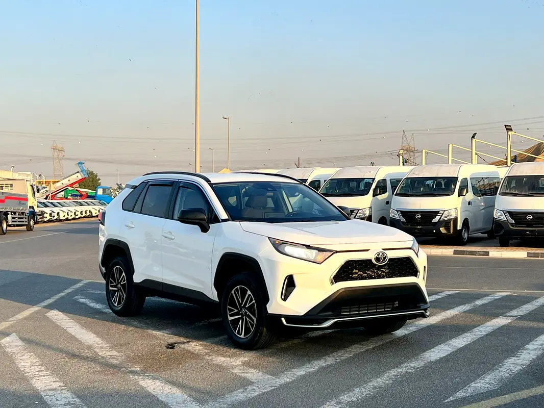 Toyota Rav 4 2021 — photo 1 of 20