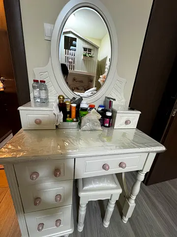 Kids Make up dresser with mirror