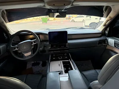 صورة 13 لـ 2020 Lincoln NAVIGATOR
