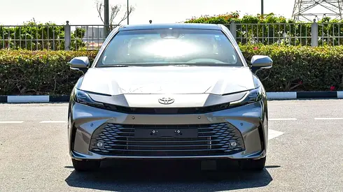 TOYOTA CAMRY LUMIER 2.5L HYBRID FULL OPTION MODEL 2025