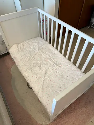 White Wooden Crib with Mattress