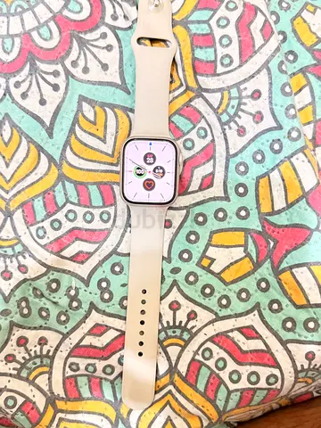 Smartwatch with Stylish Design