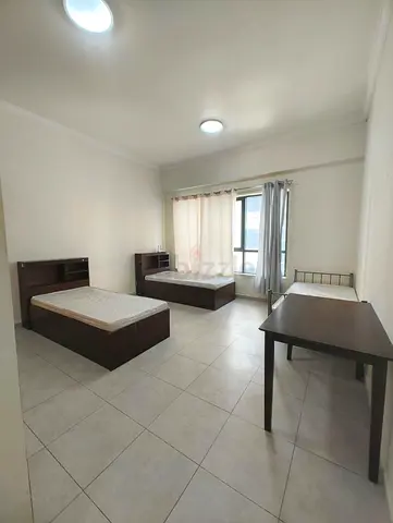 Master room available for rent in Al barsha 1 near mall of emirates
