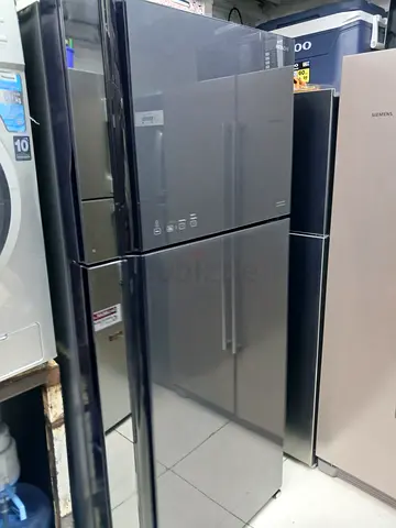 Hitachi 2 doors fridge same like new conditon for sale
