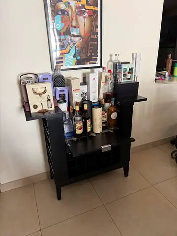 Stylish Black Bar for Home Use