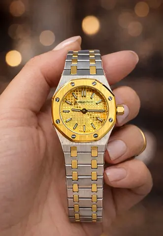 AUDEMARS PIGUET ROYAL OAK MID-SIZE LADY