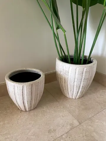 Set of two stoneware plant plant pots