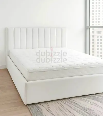 Modern White Bed Frame with Mattress 150x190 cm