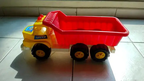 Kids Yellow Dump Truck Toy/ Sand Toy