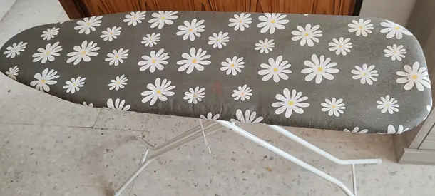 Ikea ironing board 108x33cm for 35 dh.. Excellent condition