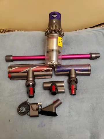 DAYSON V10 VACUUM VERY CLEAN