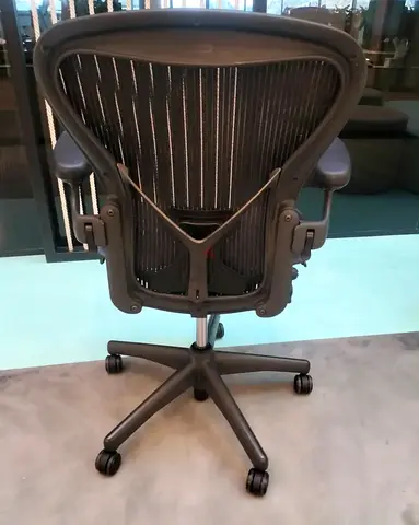 Herman miller Aeron size B fully loaded