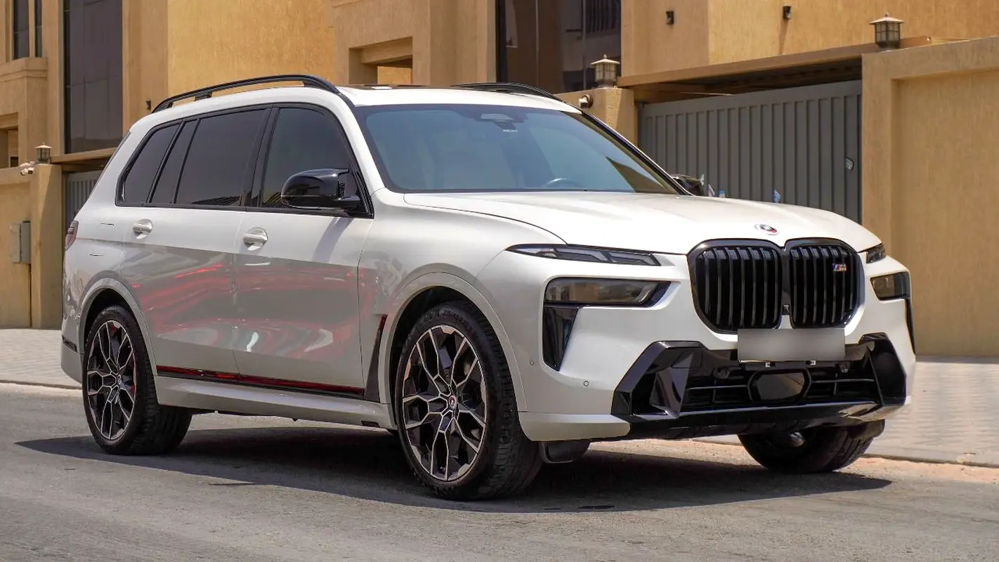 BMW X7 2023 — photo 1 of 17