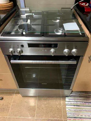 Latest Siemens 4 burner gas cooking range size 60-60cm