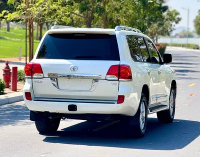 صورة مصغرة 4 لـ 2014 Toyota LAND CRUISER