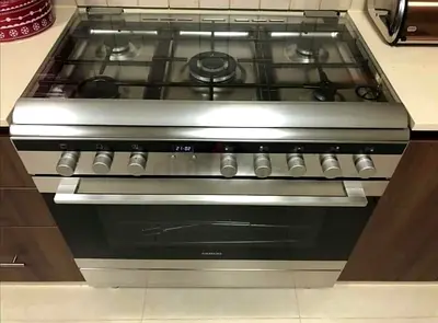 Siemens 5 Burner Full Gas Cooker Range. Oven With FAN. New Model