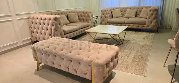 3 piece Sofa Set Excelent condition. Luxury premium set Easy clean Material.