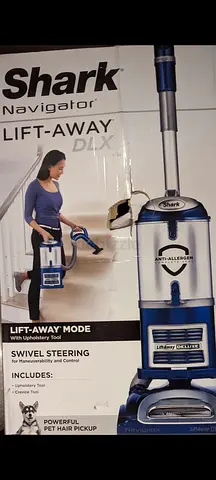 Shark Navigator Lift-Away Deluxe Vacuum Cleaner