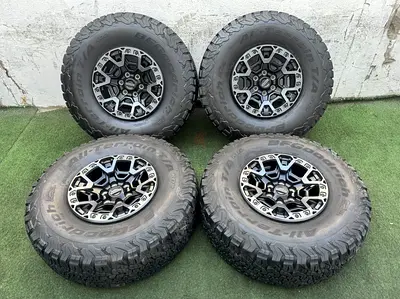 ORIGINAL FORD RAPTORR 17” RIMS WITH 37” BFGOODRICH KO2