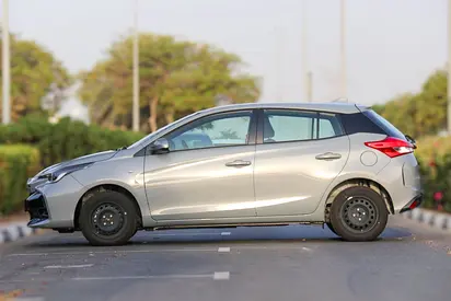 Toyota Yaris SE, миниатюра 3