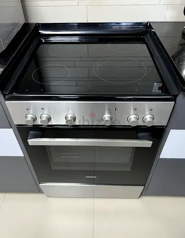Siemens 4 burner electric stove 60 by 60cm freestanding