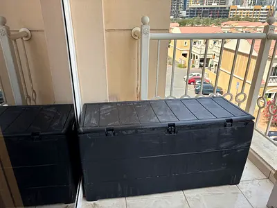 Cosmoplast storage unit