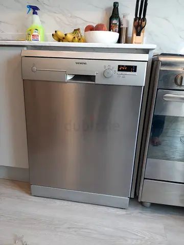 Siemens exellent condition dishwasher new model perfect working no scratches no damage