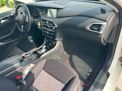 2019 Infiniti Q30 照片 12