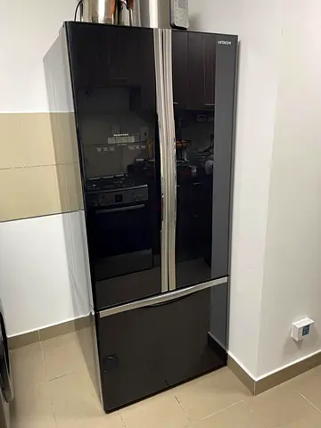 HITACHI black French door bottom freezer style fridge black look