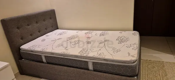Single Bed with Comfortable Mattress