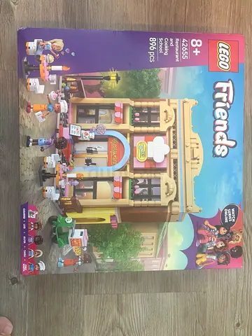 BARGAIN BRAND NEW LEGO 42655 FRIENDS RESTAURANT AND COOKING SCHOOL