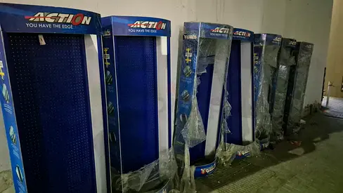 Cosmetics stand original