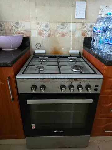 Wren Kitchen Gas Oven and Cooker