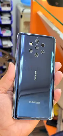 Nokia 9 Smartphone with Unique Camera Setup