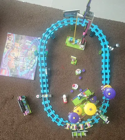 Friends #41130
Amusement Park Roller Coaster