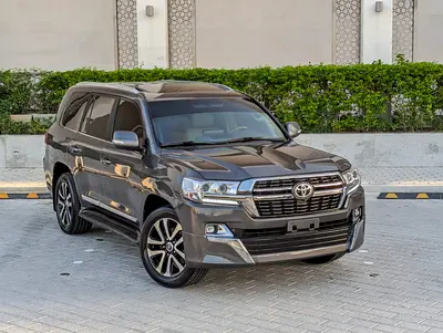 TOYOTA LAND CRUISER 2018 GXR TOP V8 5.7L GCC IN EXCELLENT CONDITION