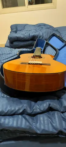 Acoustic Guitar yamaha g231ii 25 years old with cover