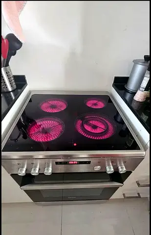 SIEMENS latest 4 Hobs full electric ceramic cooker Range size 60cm