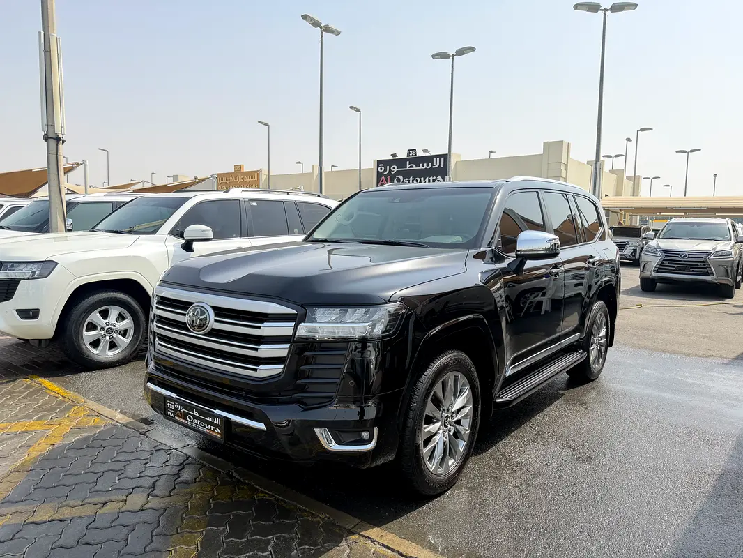 Toyota Land Cruiser 2024 — photo 1 of 11