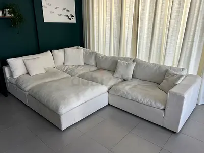 Comfortable Sectional Sofa in Neutral White Colour