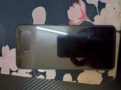 Vivo y76 ( 8 + 4 gb RAM + 128 gb ROM )